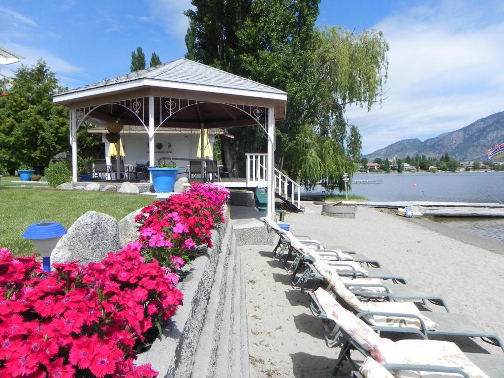 Destiny Beach Resort Osoyoos Exterior foto