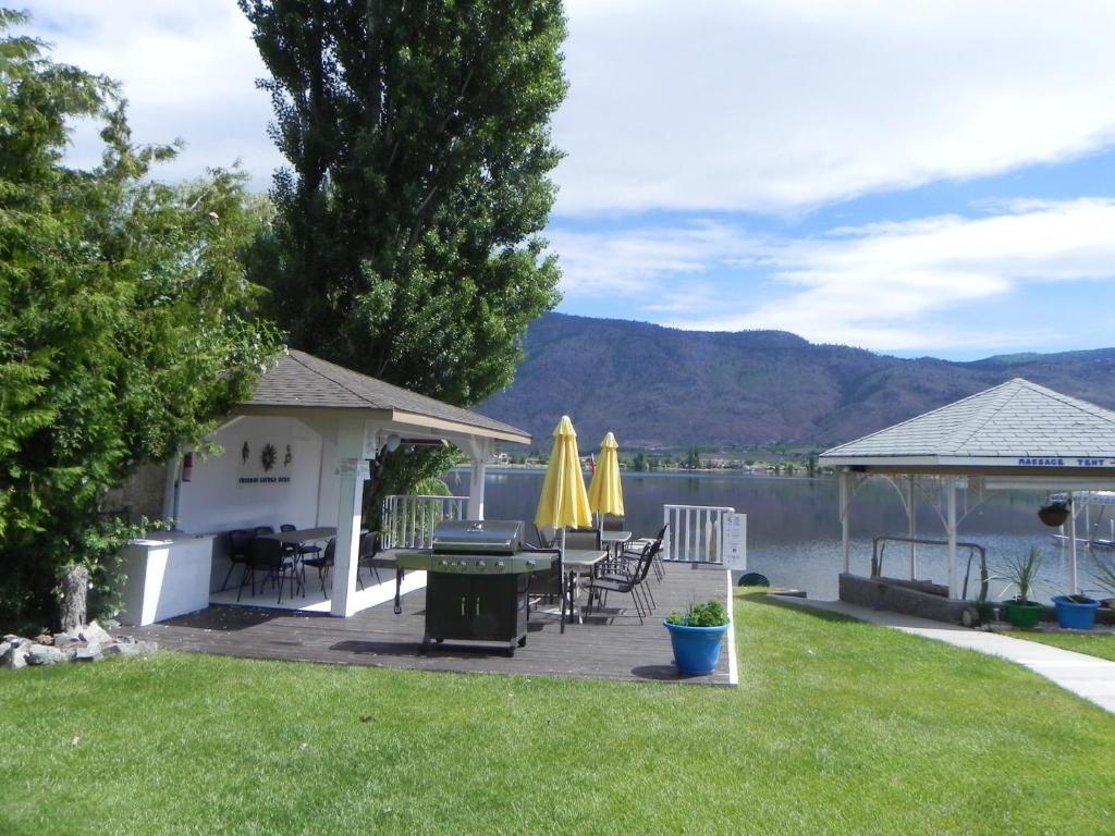 Destiny Beach Resort Osoyoos Exterior foto
